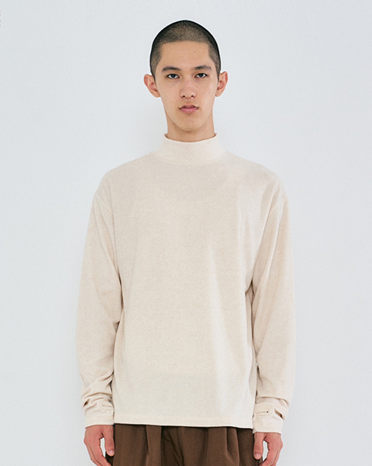 “COFWI” HALF WARMER TURTLENECK / IVORY