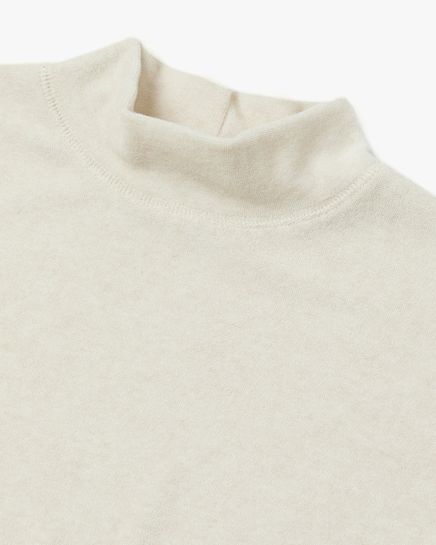 “COFWI” HALF WARMER TURTLENECK / IVORY