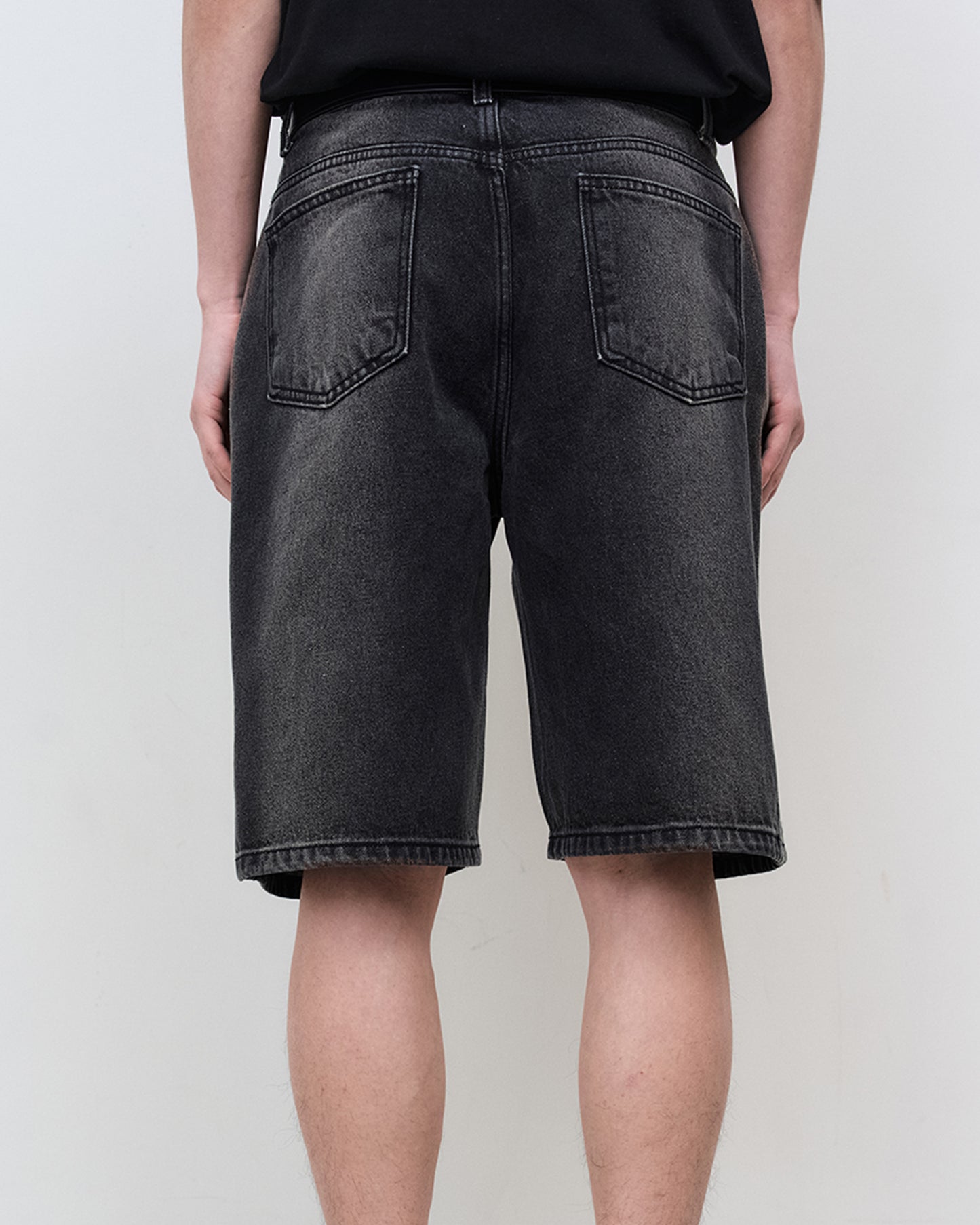 “COFWI” VERTICAL WASHED DENIM SHORTS / BLACK