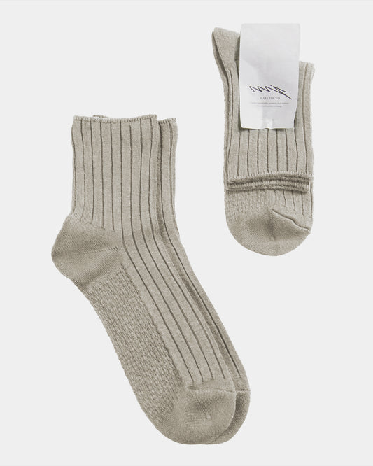 “MAYI” LINEN SOCKS / DARK BEIGE